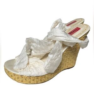 Nordstrom Boutique women’s Eva cream silk wrap tie wedge sandals 9m